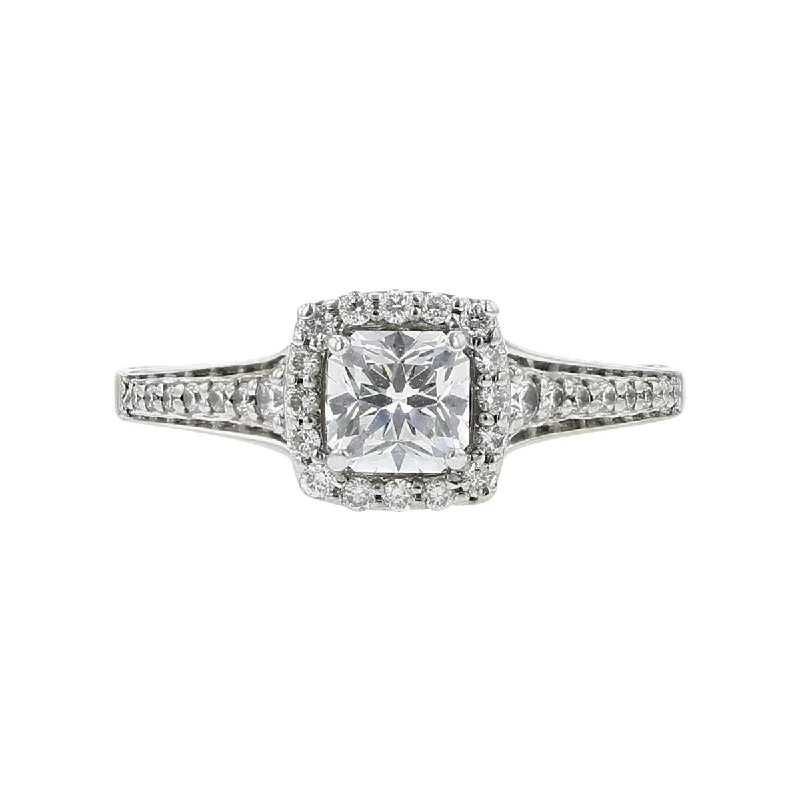 18K Brilliant Diamond Halo Engagement Ring