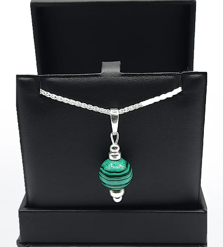 MALACHITE - PENDANT/NECKLACE