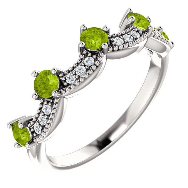 14KT GOLD 0.65 CTW PERIDOT & 0.06 CTW DIAMOND ACCENT CROWN RING