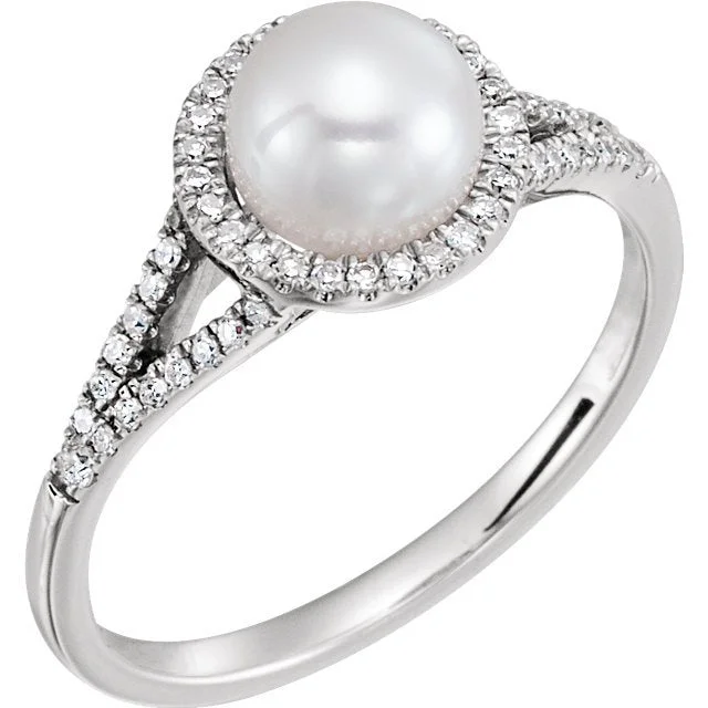 14KT WHITE GOLD PEARL & 1/6 CTW DIAMOND HALO RING