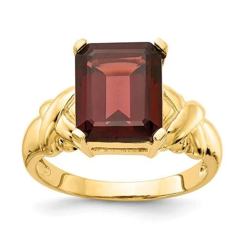 14KT YELLOW GOLD 5.30 CT EMERALD CUT GARNET RING